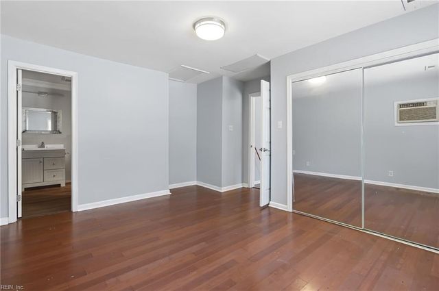4 Two Oaks CT, Portsmouth, VA 23703