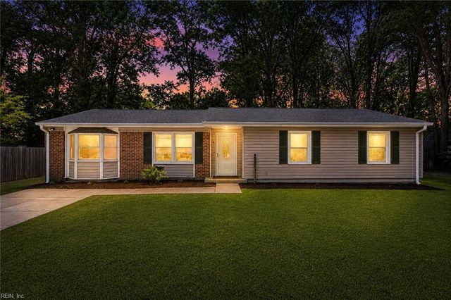 4 Two Oaks CT, Portsmouth, VA 23703