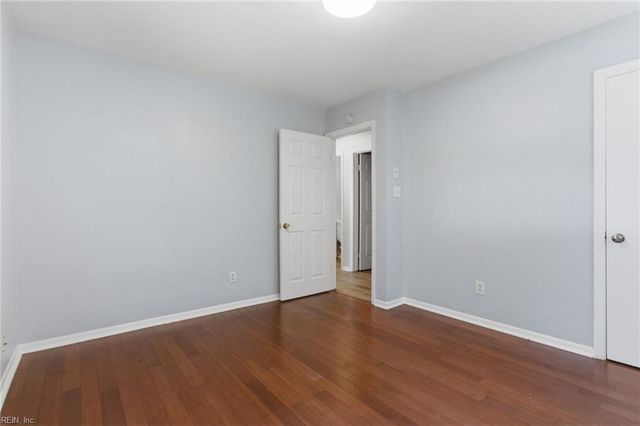 4 Two Oaks CT, Portsmouth, VA 23703