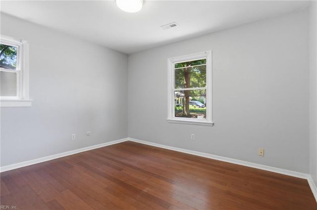 4 Two Oaks CT, Portsmouth, VA 23703