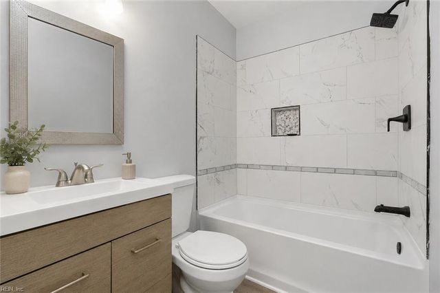 4 Two Oaks CT, Portsmouth, VA 23703