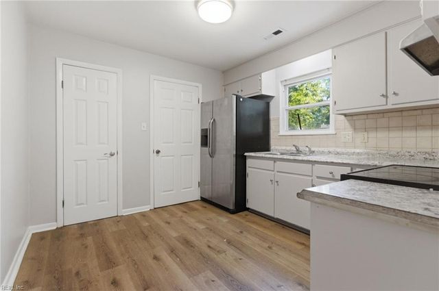 4 Two Oaks CT, Portsmouth, VA 23703