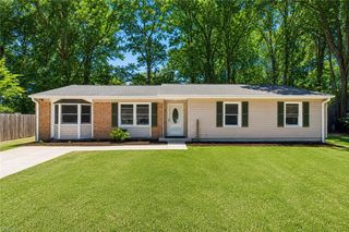 4 Two Oaks CT, Portsmouth, VA 23703