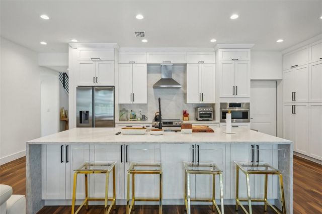 7302 S ELLIOTT STREET, Tampa, FL 33616