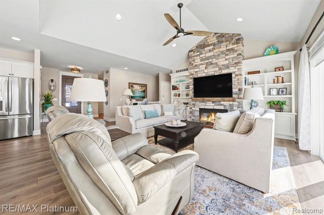 9860 Havendale Drive, Brighton, MI 48114