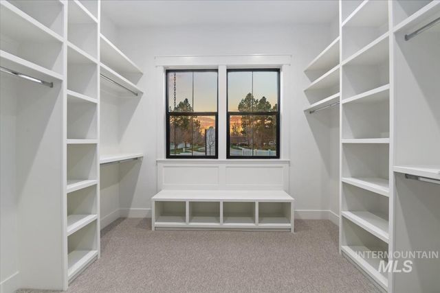 252 N Timber Wolf Pl, Eagle, ID 83616