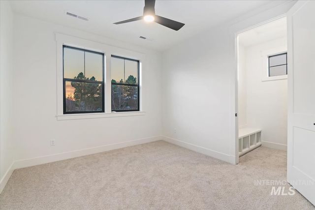 252 N Timber Wolf Pl, Eagle, ID 83616