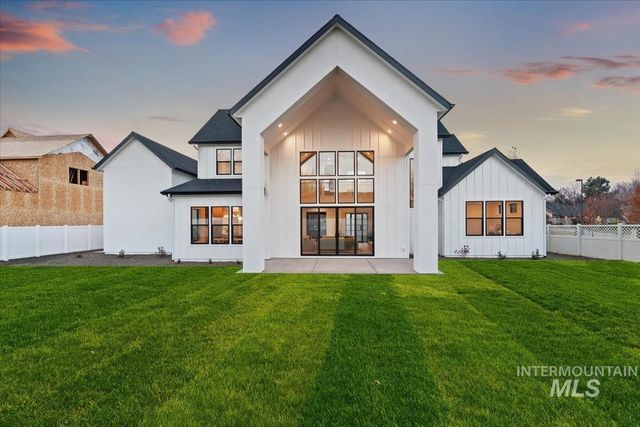 252 N Timber Wolf Pl, Eagle, ID 83616