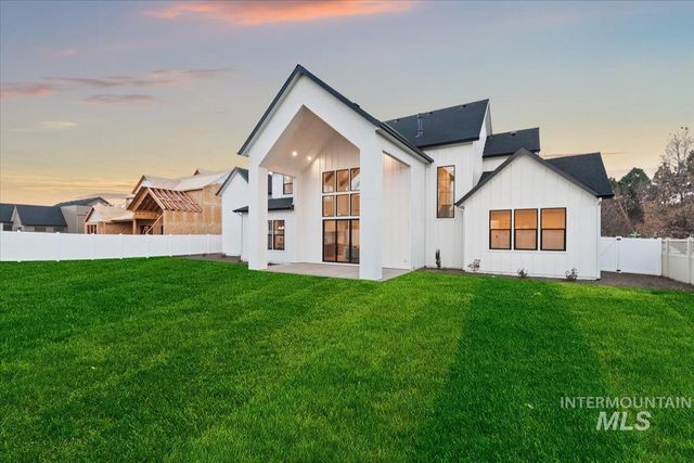 252 N Timber Wolf Pl, Eagle, ID 83616