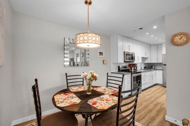 675 N Los Felices Circle W 205, Palm Springs, CA 92262