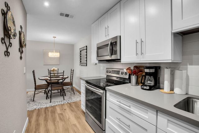 675 N Los Felices Circle W 205, Palm Springs, CA 92262