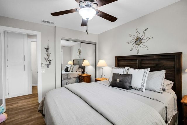 675 N Los Felices Circle W 205, Palm Springs, CA 92262