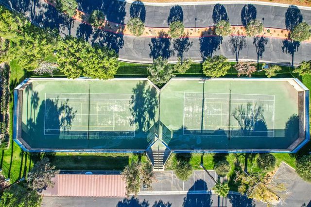 675 N Los Felices Circle W 205, Palm Springs, CA 92262