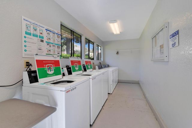 675 N Los Felices Circle W 205, Palm Springs, CA 92262