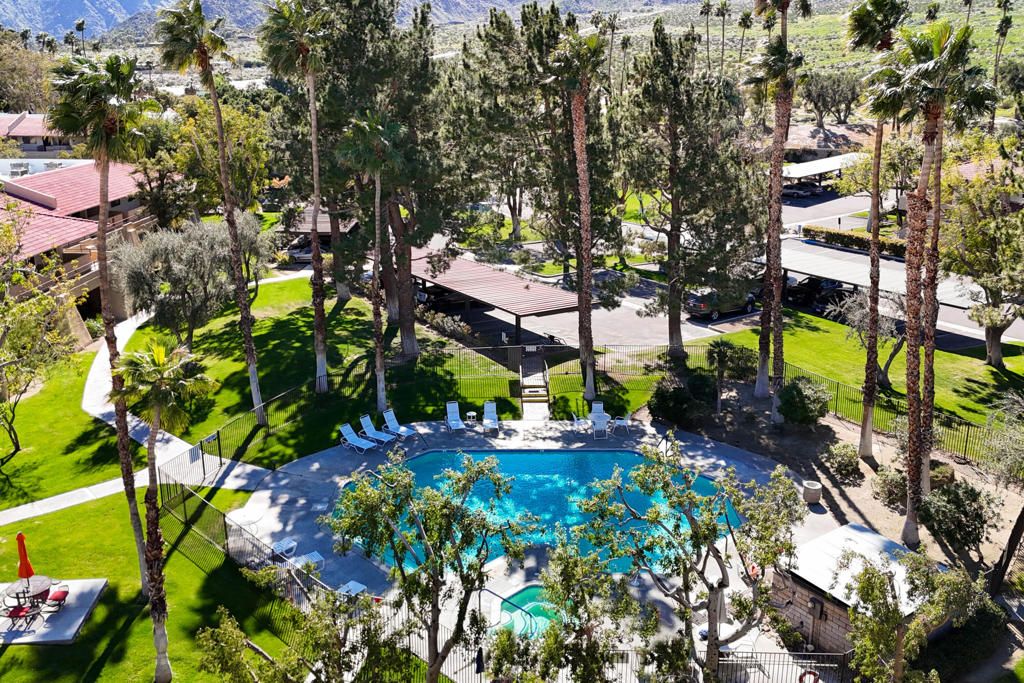 675 N Los Felices Circle W 205, Palm Springs, CA 92262