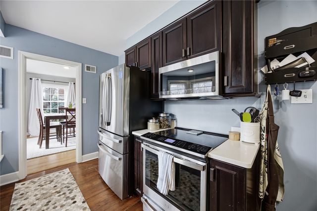 2432 4th Avenue SE, Cedar Rapids, IA 52403