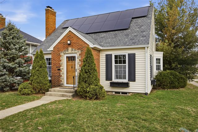 2432 4th Avenue SE, Cedar Rapids, IA 52403