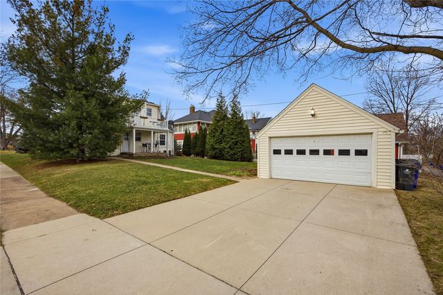 2432 4th Avenue SE, Cedar Rapids, IA 52403