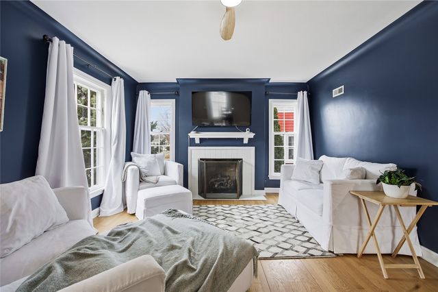 2432 4th Avenue SE, Cedar Rapids, IA 52403