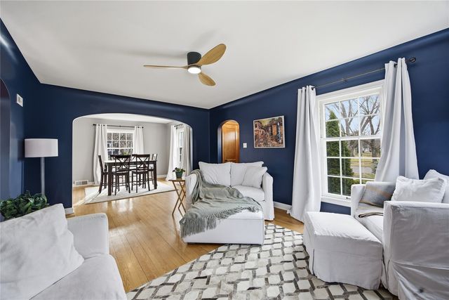 2432 4th Avenue SE, Cedar Rapids, IA 52403