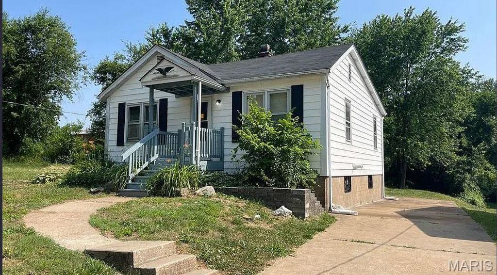 256 Coburg Drive, St Louis, MO 63137