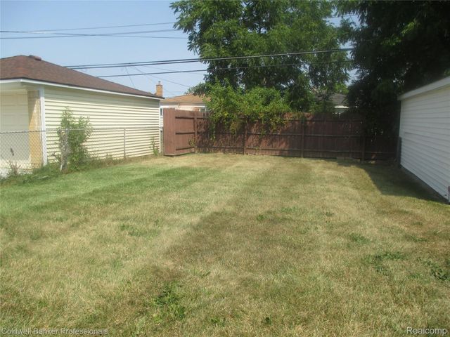 29718 Julius Boulevard, Westland, MI 48186