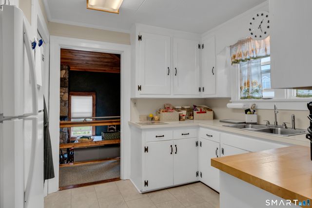 32 Summer Street, Guilford, CT 06437