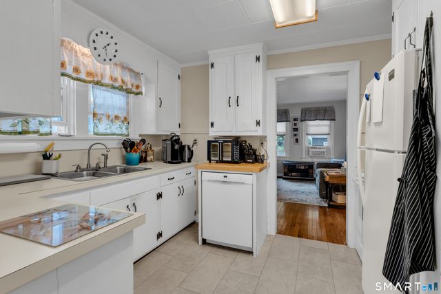 32 Summer Street, Guilford, CT 06437