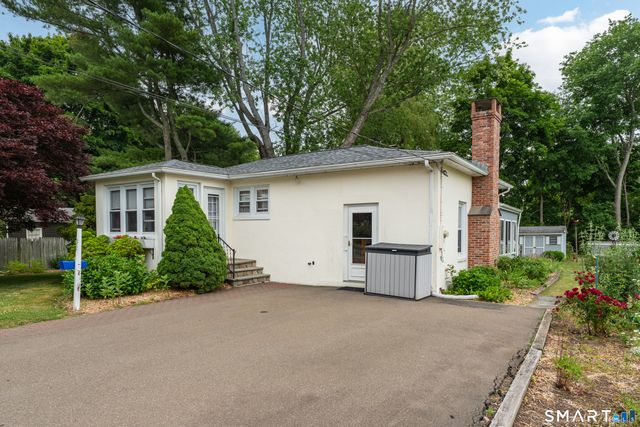 32 Summer Street, Guilford, CT 06437