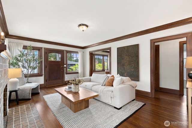 6531 27th Avenue NW, Seattle, WA 98117