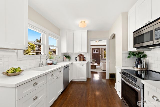 6531 27th Avenue NW, Seattle, WA 98117