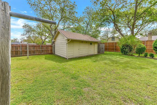 810 Hilltop Drive, Weatherford, TX 76086