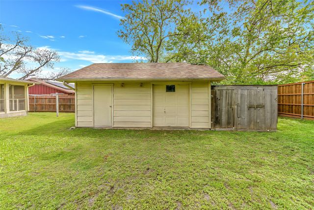 810 Hilltop Drive, Weatherford, TX 76086