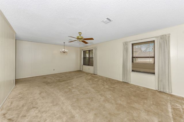 810 Hilltop Drive, Weatherford, TX 76086