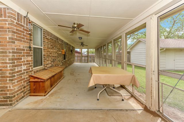 810 Hilltop Drive, Weatherford, TX 76086