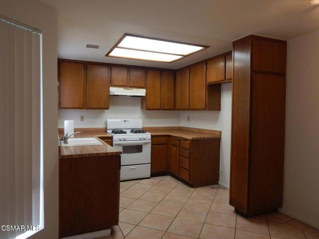 5261 Perkins Road, Oxnard, CA 93033