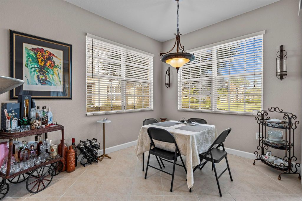 Image 11 of property listing at 8296 NW 128th Ln 8296, Parkland, FL 33076