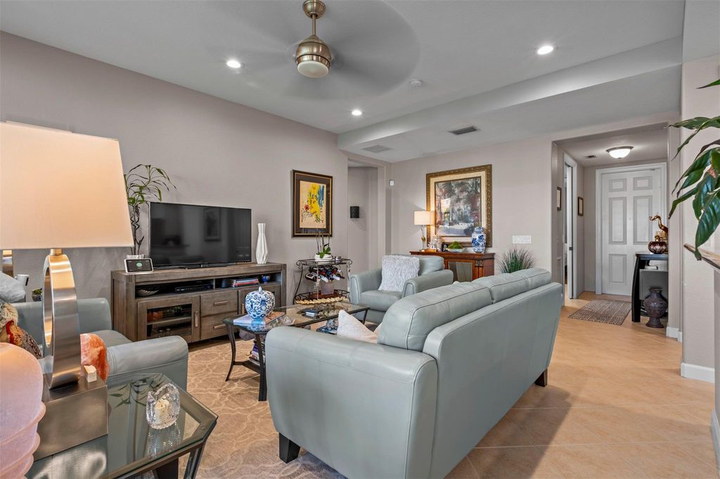 Image 16 of property listing at 8296 NW 128th Ln 8296, Parkland, FL 33076