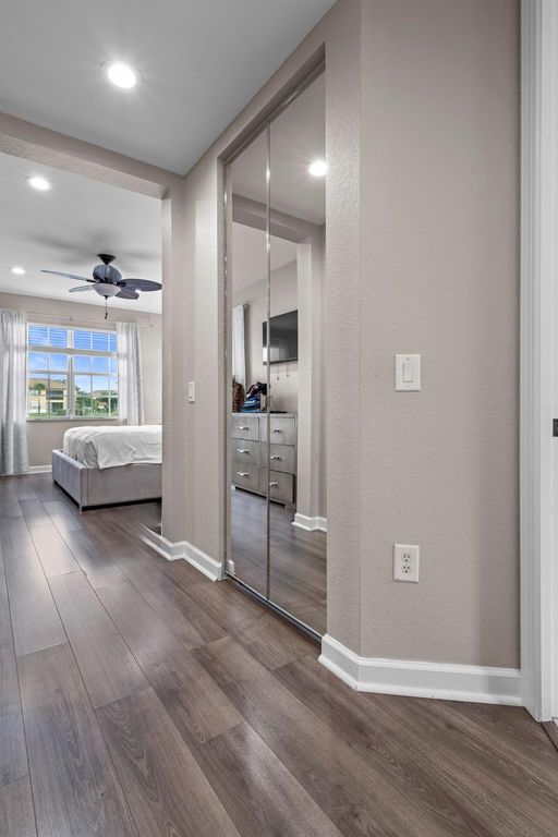 Image 17 of property listing at 8296 NW 128th Ln 8296, Parkland, FL 33076