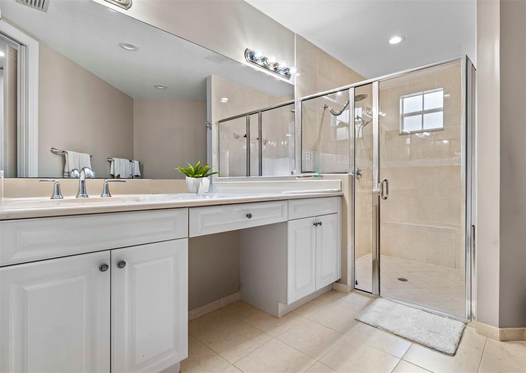 Image 18 of property listing at 8296 NW 128th Ln 8296, Parkland, FL 33076