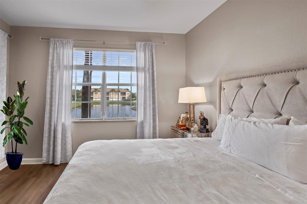 Image 22 of property listing at 8296 NW 128th Ln 8296, Parkland, FL 33076