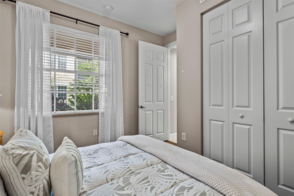 Image 27 of property listing at 8296 NW 128th Ln 8296, Parkland, FL 33076