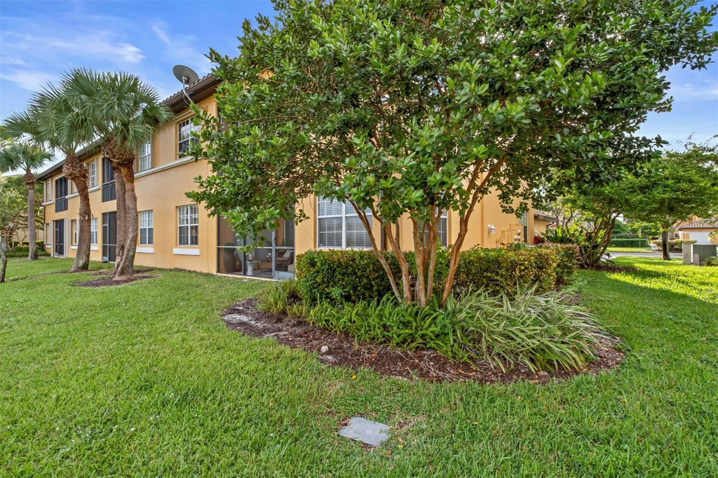 Image 35 of property listing at 8296 NW 128th Ln 8296, Parkland, FL 33076