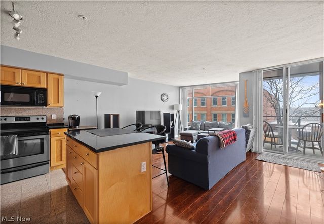 2222 Detroit Avenue 515, Cleveland, OH 44113