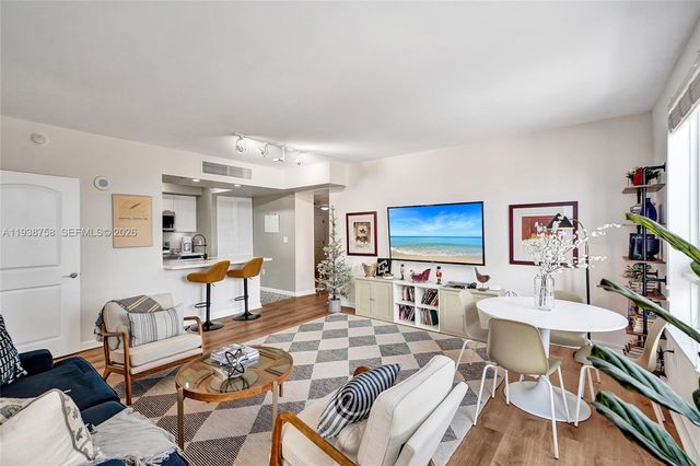 7350 SW 89th St 911S, Miami, FL 33156