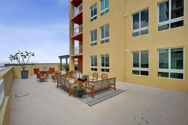 7350 SW 89th St 911S, Miami, FL 33156