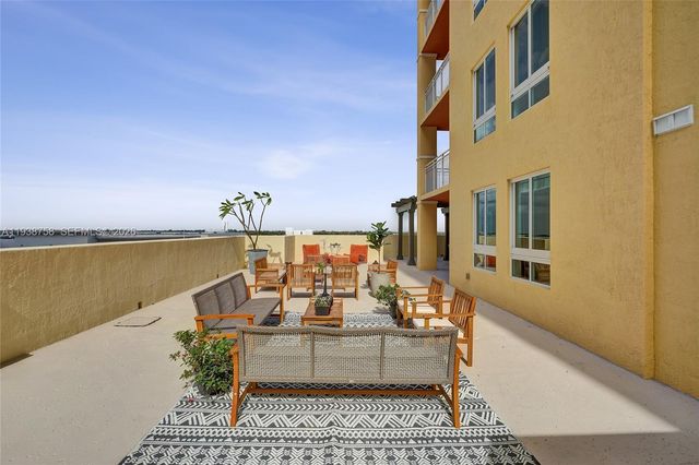 7350 SW 89th St 911S, Miami, FL 33156