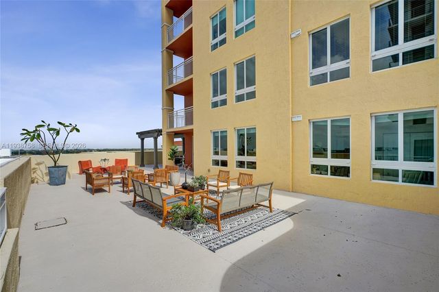 7350 SW 89th St 911S, Miami, FL 33156