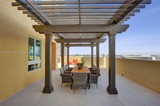 7350 SW 89th St 911S, Miami, FL 33156