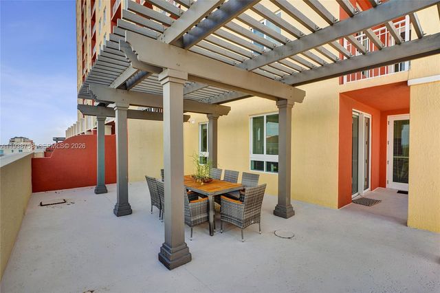 7350 SW 89th St 911S, Miami, FL 33156